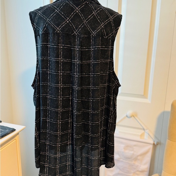 Sleeveless Blouse with Collar  size 26. Never‎ worn. Light and soft mater… - Picture 3 of 5